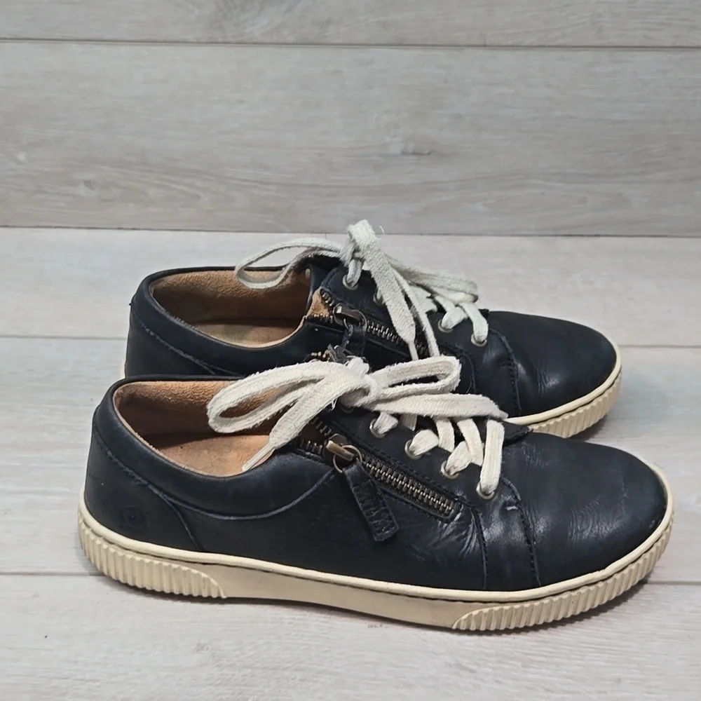 Born Women Black Leather Sneakers with White Laces Shoes Sz 7M